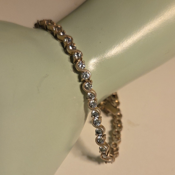 Vintage Jewelry - Elegant Gold and Silver Bracelet